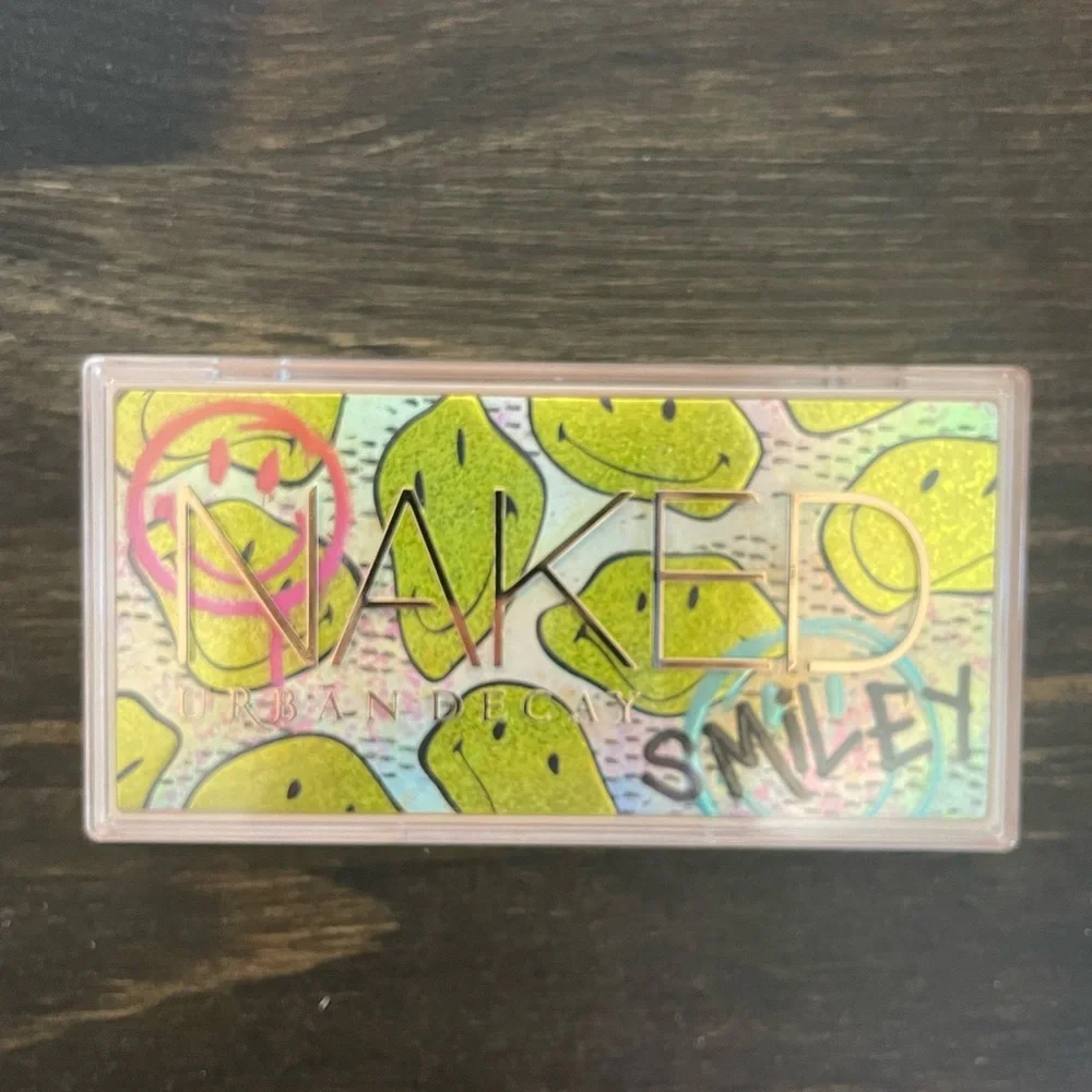 NIB URBAN‎ DECAY Limited Edition “Mucho Happy” Smiley Mini Palette